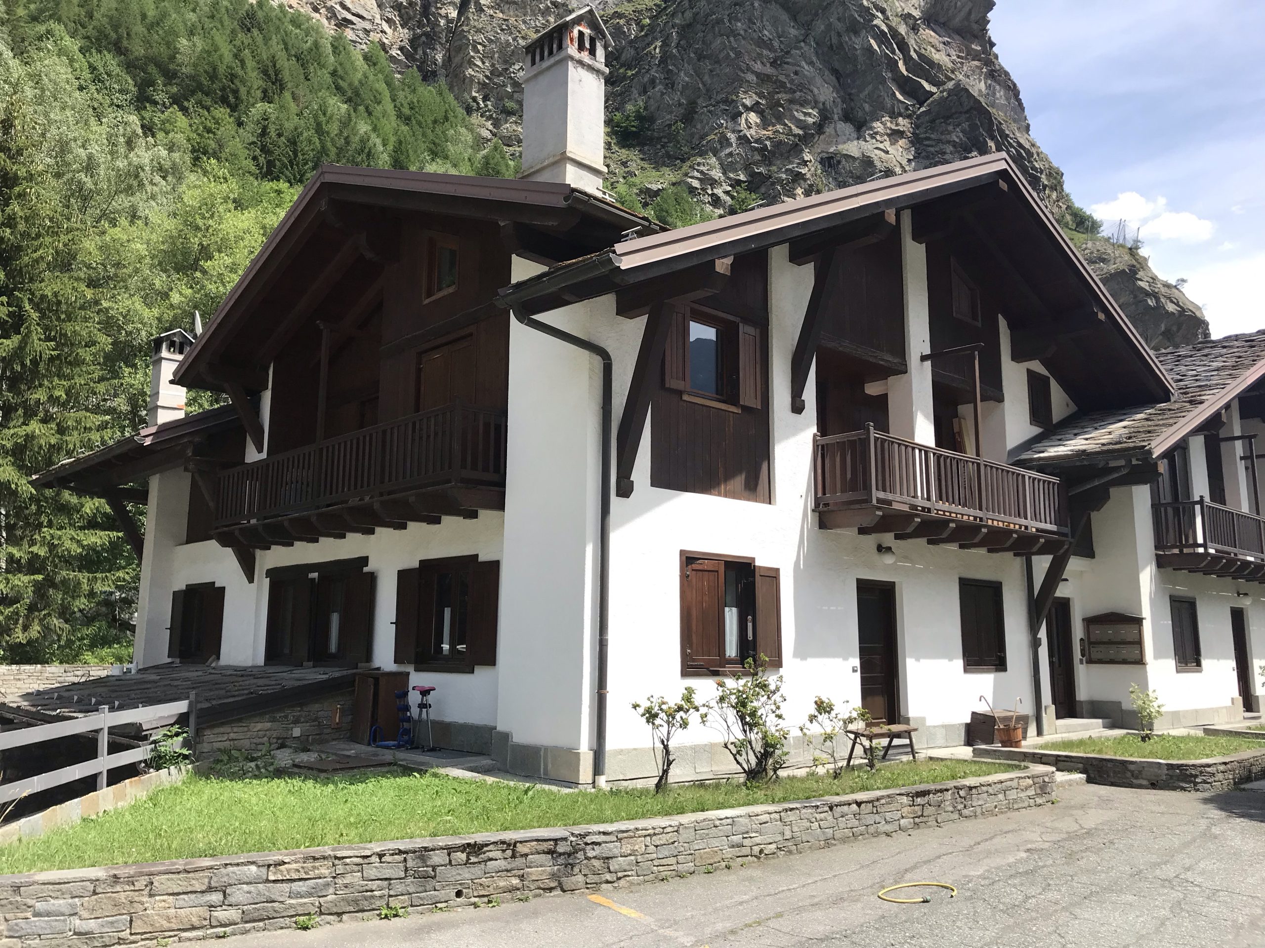 Strada per Entrèves a Courmayeur